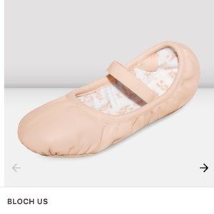 New! BLOCH girls Giselle ballet slippers. Size 12C. Light pink/nude color.